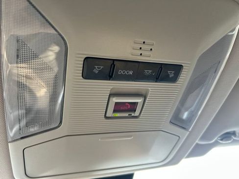 Used 2025 Toyota RAV4 LE AWD/4WD image 23