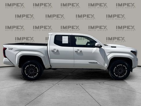 Used 2025 Toyota Tacoma TRD Sport image 6
