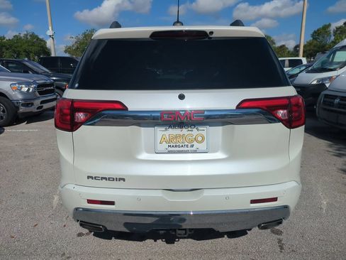 Used 2017 GMC Acadia Denali w/ Technology Package FWD image 7