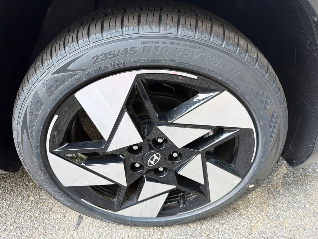 New 2026 Hyundai Kona Limited FWD image 12