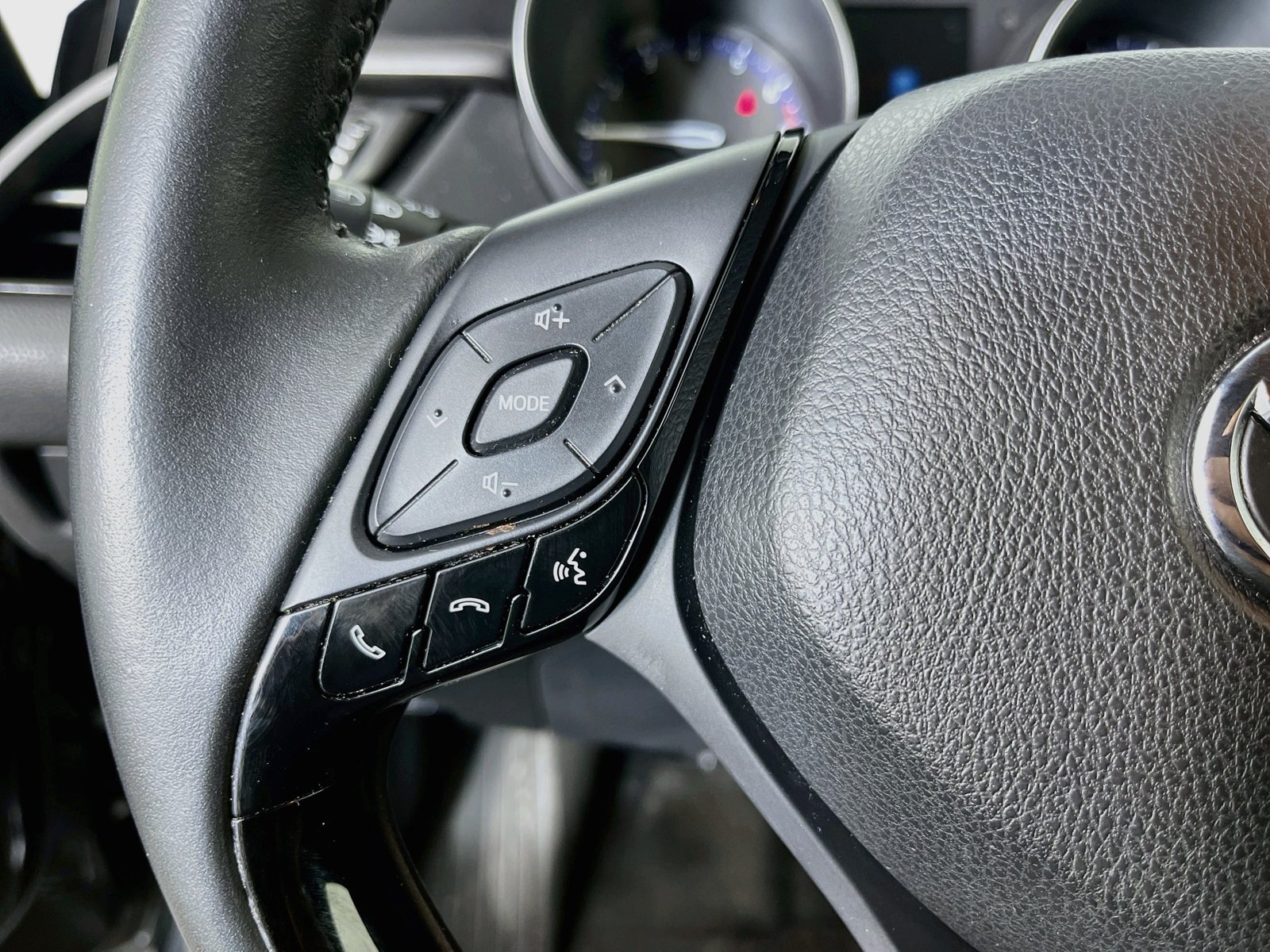 Used 2022 Toyota C-HR Nightshade FWD image 15