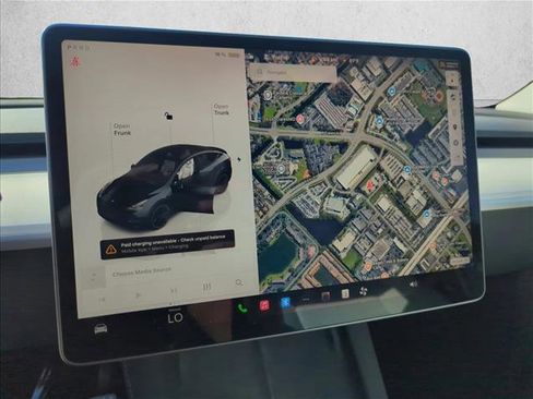 Used 2025 Tesla Model Y Performance AWD/4WD image 11