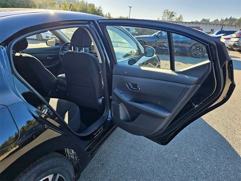 New 2025 Nissan Sentra SV w/ Trunk Package image 22