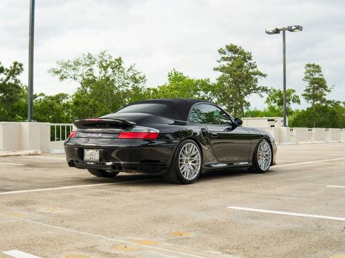 Used 2005 Porsche 911 Turbo AWD/4WD image 11