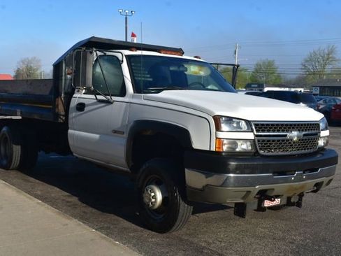Used 2005 Chevrolet Silverado 3500 W/T w/ Snow Plow Prep Package image 9