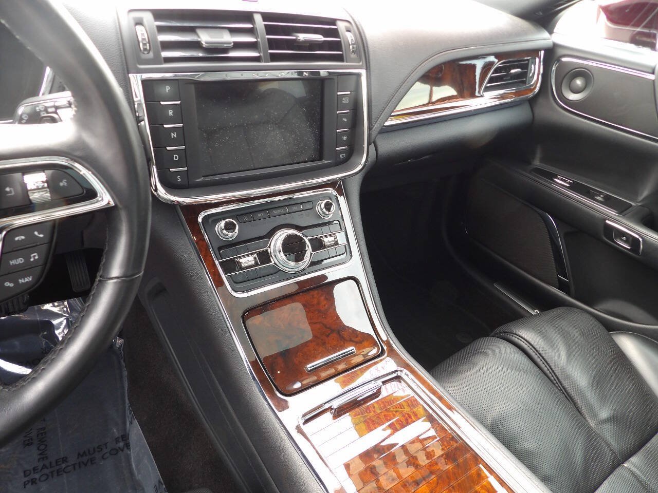 Used 2018 Lincoln Continental Reserve AWD/4WD image 8
