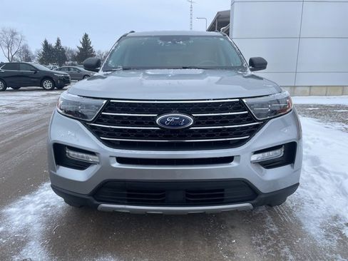 Used 2021 Ford Explorer XLT w/ Equipment Group 202A image 6