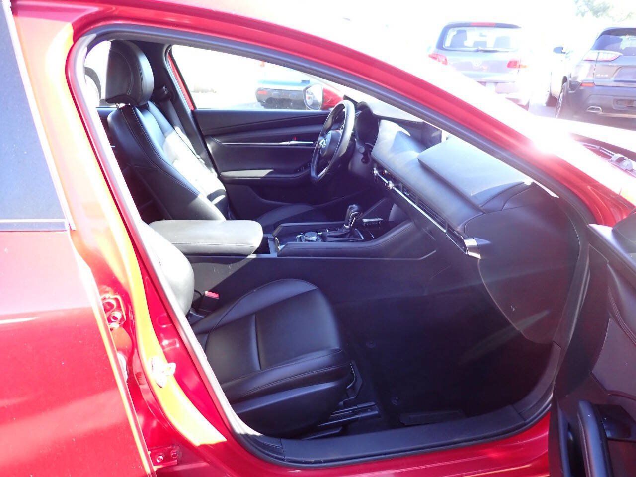 Used 2019 MAZDA MAZDA3 Sedan FWD image 9