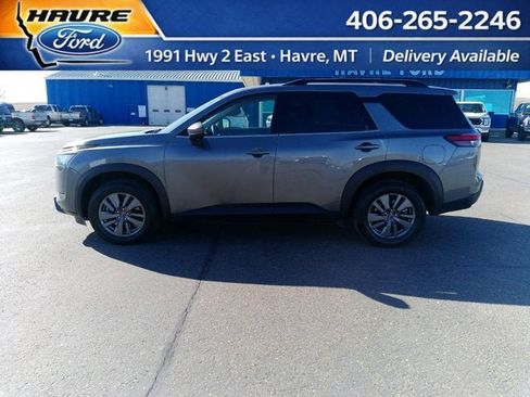 Used 2025 Nissan Pathfinder SV AWD/4WD image 21