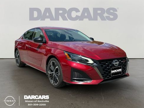 Used 2024 Nissan Altima 2.5 SR FWD image 1