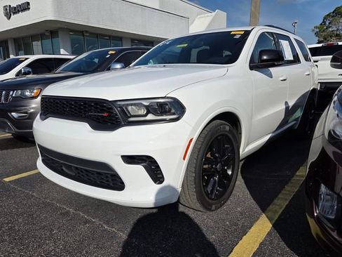 Used 2024 Dodge Durango GT RWD image 3