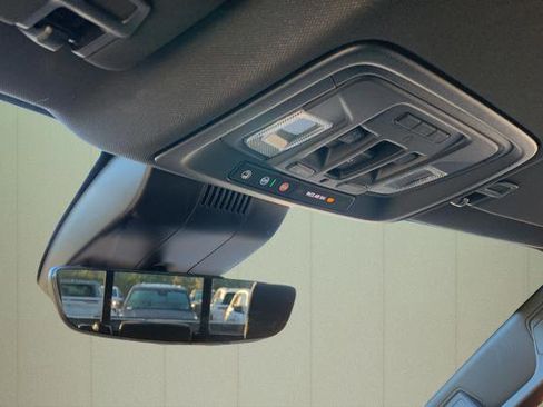 Used 2022 Chevrolet Silverado 1500 ZR2 w/ Technology Package image 35