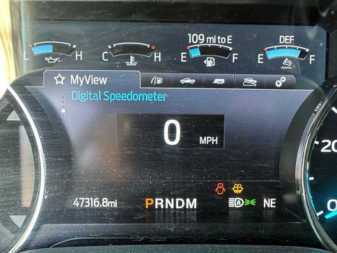 Used 2022 Ford F350 Lariat w/ Chrome Package image 5