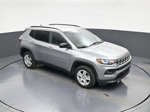 Used 2022 Jeep Compass Latitude w/ Convenience Group AWD/4WD image 27