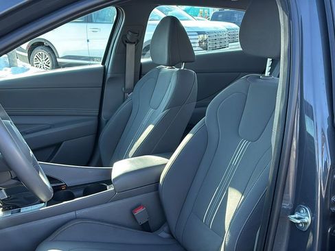 Used 2025 Hyundai Elantra SEL image 10