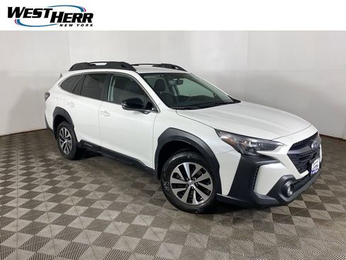 Used 2025 Subaru Outback Premium image 1