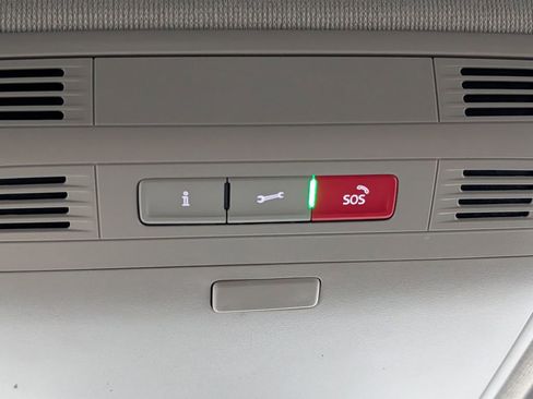 Used 2023 Volkswagen Tiguan SE image 27