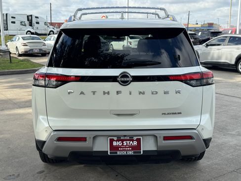 Used 2024 Nissan Pathfinder Platinum w/ Cargo Package FWD image 9