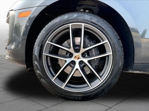 Used 2024 Porsche Macan AWD/4WD image 10