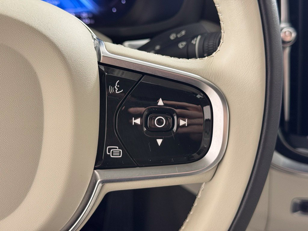 Certified 2024 Volvo S60 T8 Plus AWD/4WD image 30