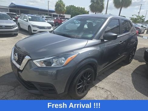 Used 2020 Nissan Kicks S FWD image 7