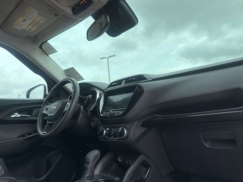 Used 2021 Chevrolet TrailBlazer LT w/ Convenience Package FWD image 27