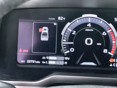 Used 2024 Toyota Tundra Limited AWD/4WD image 19