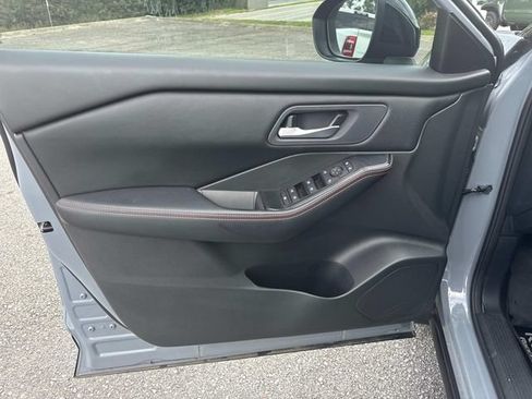 Used 2025 Nissan Rogue SV AWD/4WD image 22
