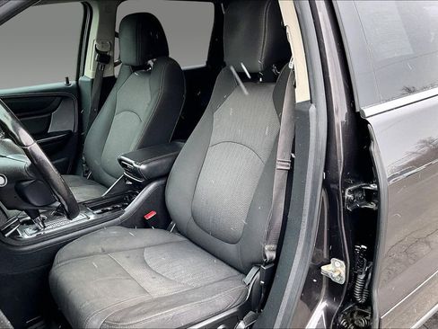 Used 2017 Chevrolet Traverse LT w/ Style and Technology Package image 14