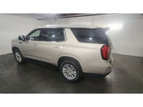 Used 2023 GMC Yukon SLT w/ SLT Luxury Package RWD image 6