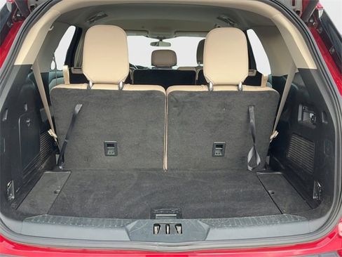 Used 2020 Ford Explorer XLT w/ Equipment Group 202A image 18