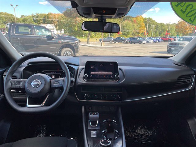 Used 2024 Nissan Rogue S AWD/4WD image 12