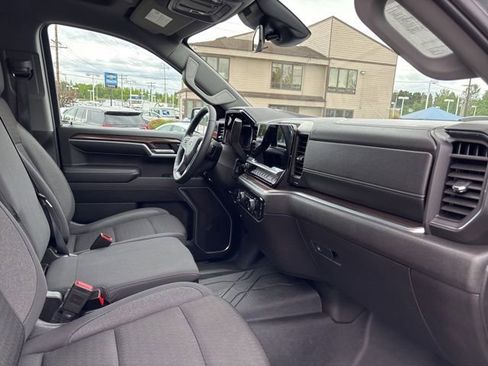 Used 2024 Chevrolet Silverado 1500 RST AWD/4WD image 34