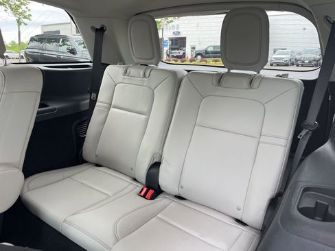 Used 2026 Lincoln Aviator AWD image 16