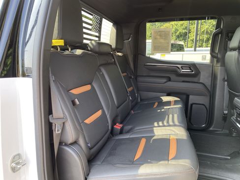 Used 2022 GMC Sierra 1500 AT4 w/ AT4 Premium Package AWD/4WD image 38