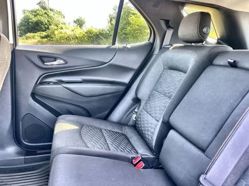 Used 2018 Chevrolet Equinox LT FWD image 14