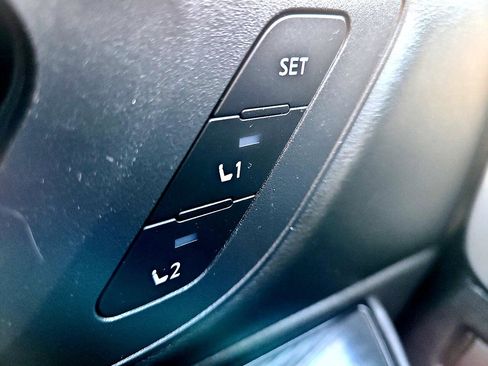 Used 2023 Nissan Rogue SL w/ SL Premium Package image 18