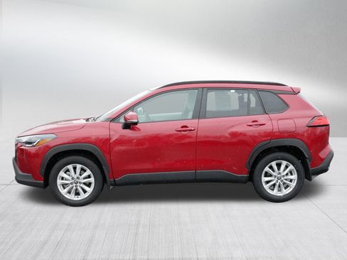 Certified 2022 Toyota Corolla Cross LE w/ Moonroof Package image 4