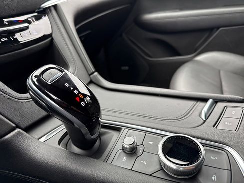 Used 2025 Cadillac XT5 Premium Luxury image 11