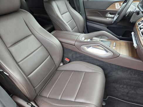 Used 2022 Mercedes-Benz GLS 450 4MATIC image 9