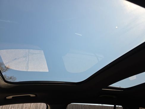 Certified 2025 Mercedes-Benz GLB 250 4MATIC image 32