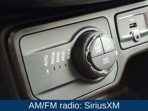 Used 2023 Jeep Renegade Trailhawk AWD/4WD image 5