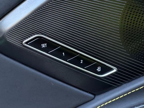 Used 2023 Chevrolet Corvette Stingray Premium Conv image 91