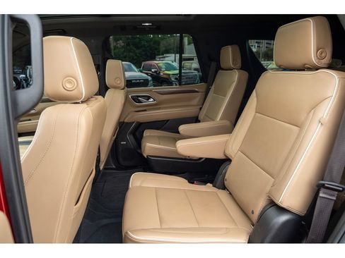 Used 2021 Chevrolet Tahoe Premier w/ Premium Package RWD image 13