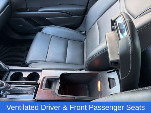 Used 2019 Cadillac XTS Luxury w/ Driver Awareness Package image 18