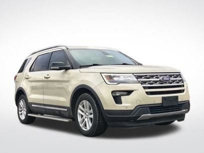 Used 2018 Ford Explorer XLT w/ Equipment Group 202A
