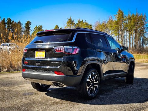 Certified 2022 Jeep Compass Limited image 3
