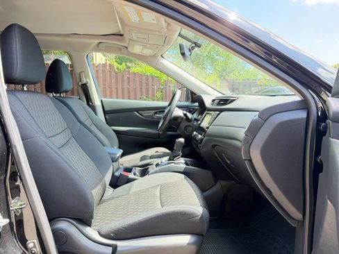 Used 2017 Nissan Rogue SV w/ Sun & Sound Touring Package AWD/4WD image 29