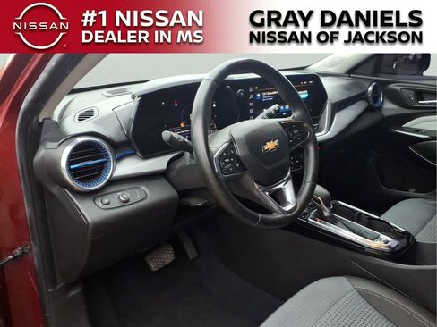 Used 2024 Chevrolet Trax LT w/ Driver Confidence Package FWD image 10