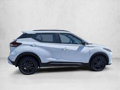 Used 2024 Nissan Kicks SR w/ SR Premium Package FWD image 4